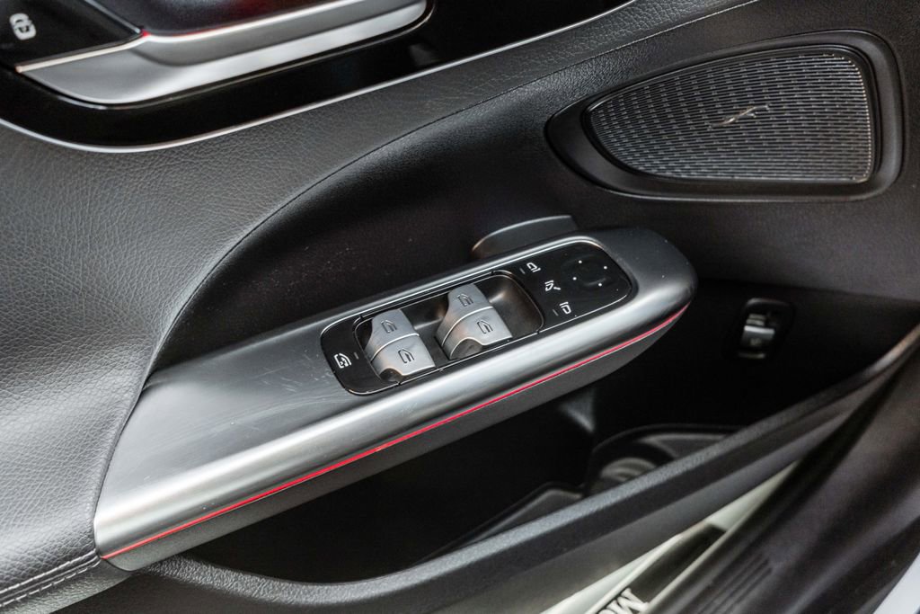 Used 2023 Mercedes-Benz C 300 4MATIC Sedan image 15