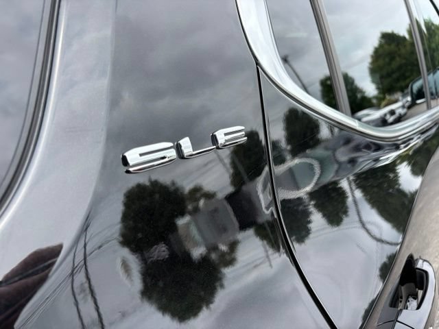 Used 2022 GMC Acadia SLE w/ LPO, Floor Liner Package FWD image 18