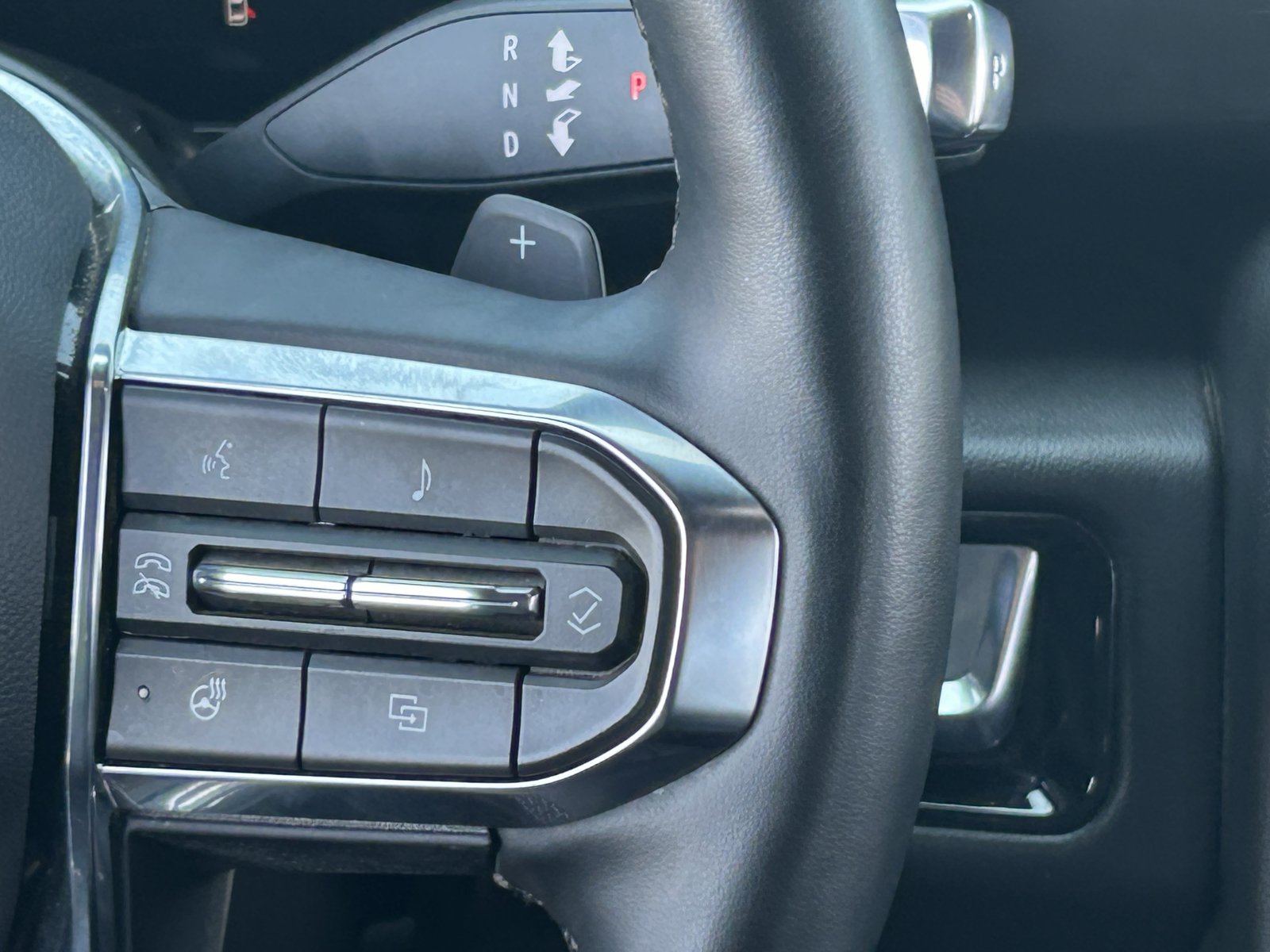 Certified 2025 GMC Yukon XL Denali AWD/4WD image 24
