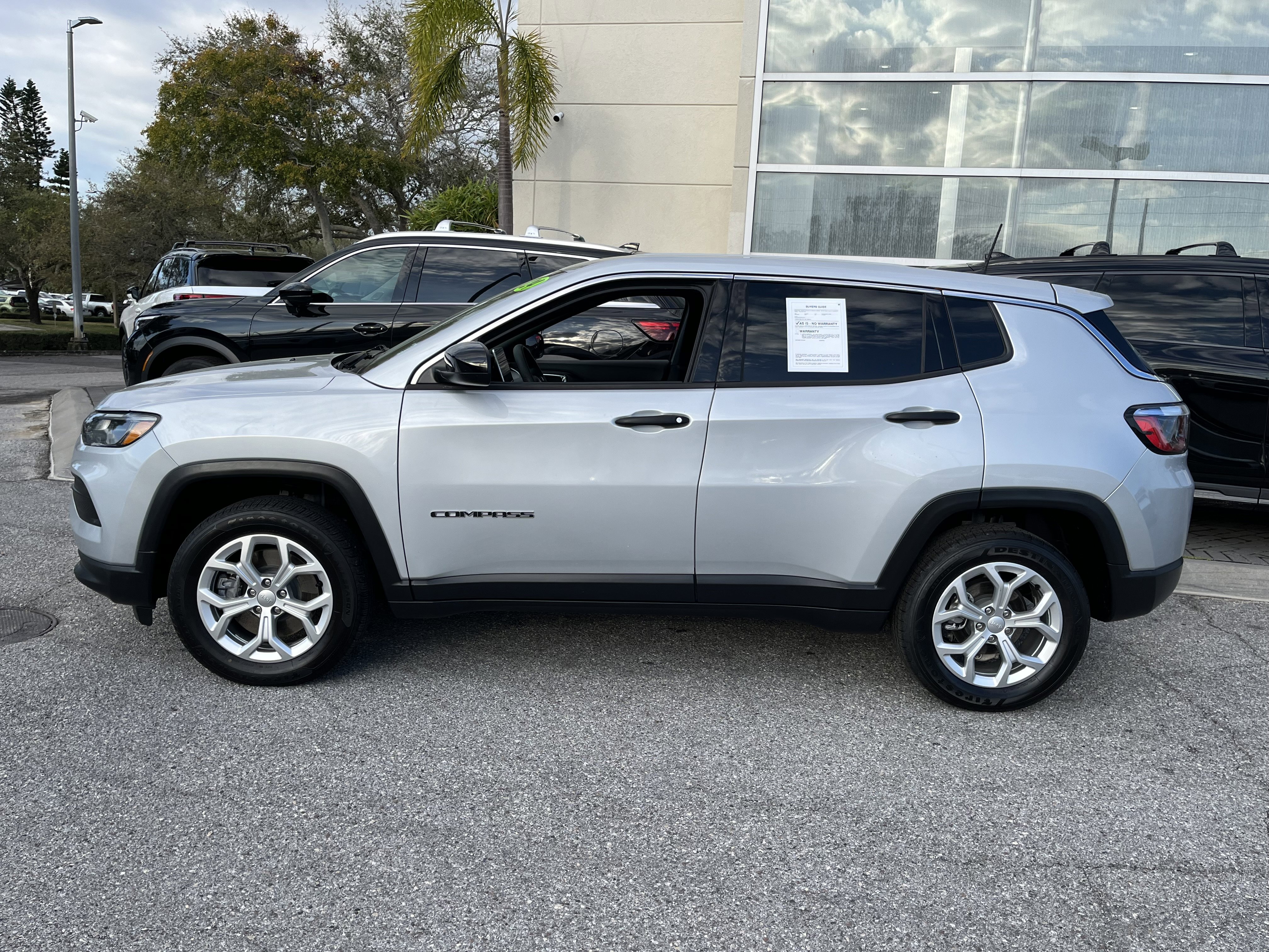 Used 2024 Jeep Compass Sport image 5