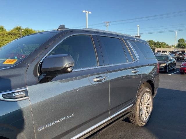 Used 2021 GMC Yukon Denali w/ Denali Premium Package AWD/4WD image 11