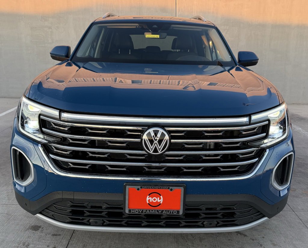Used 2025 Volkswagen Atlas SEL image 2