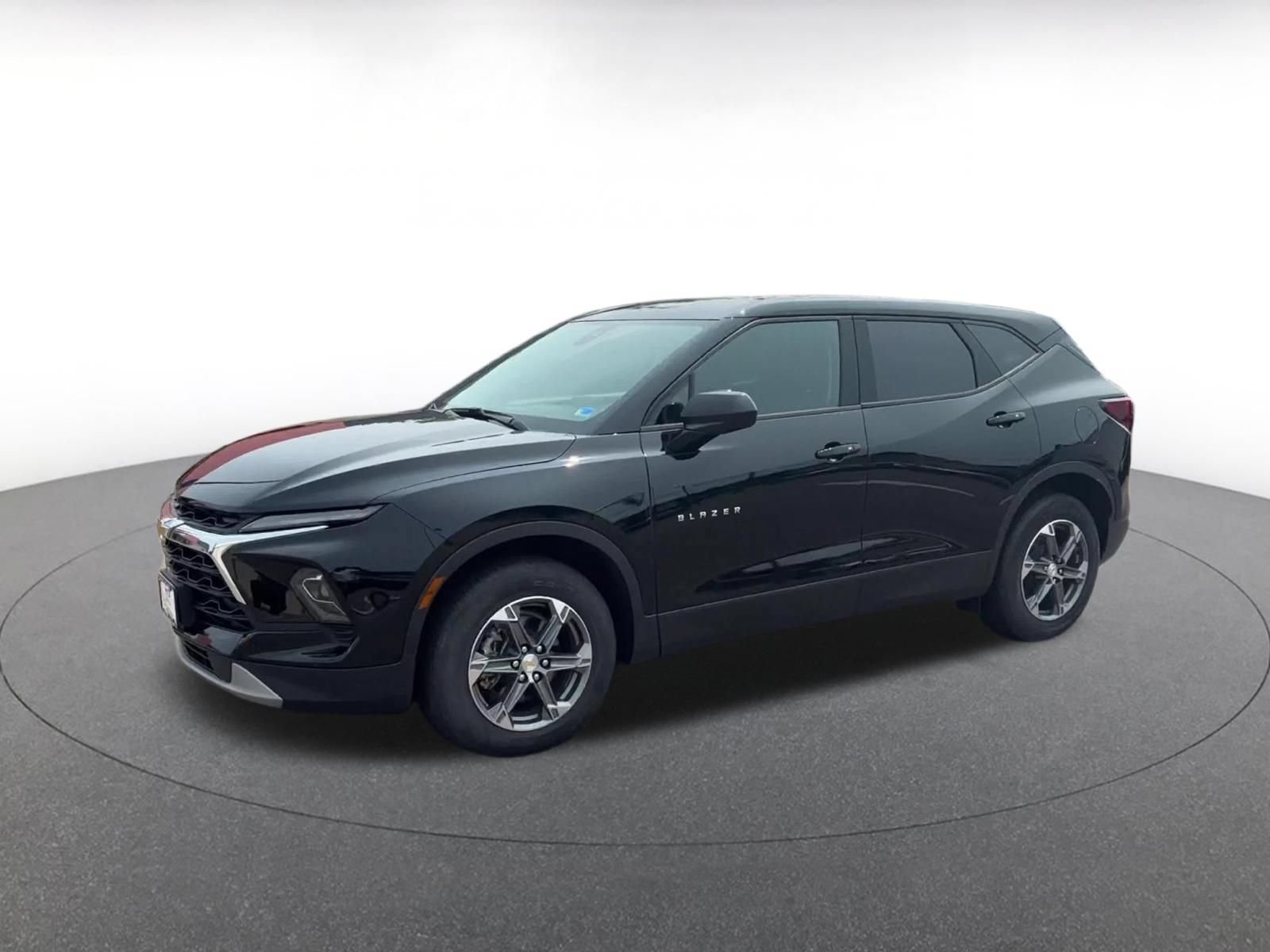 Used 2025 Chevrolet Blazer LT FWD image 7