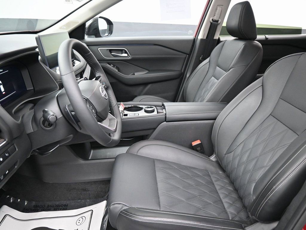 Used 2025 Nissan Rogue Platinum w/ Platinum Premium Package image 26