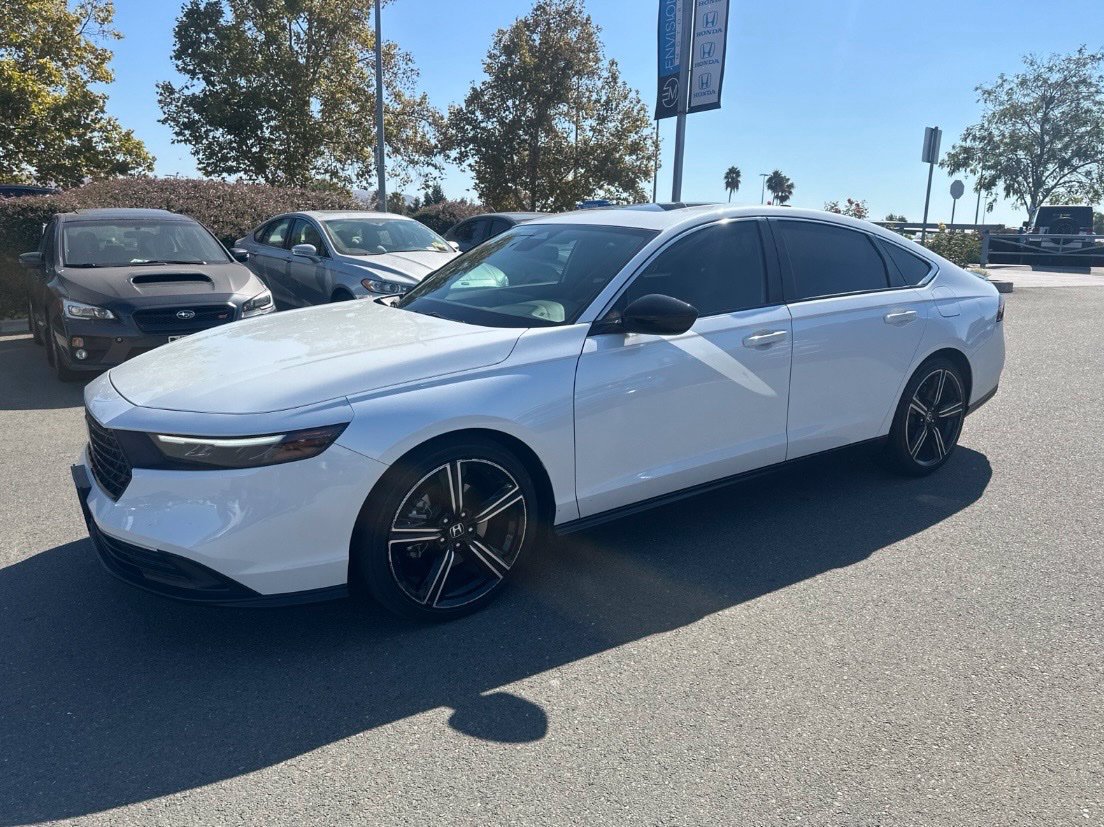 Used 2025 Honda Accord Sport image 5