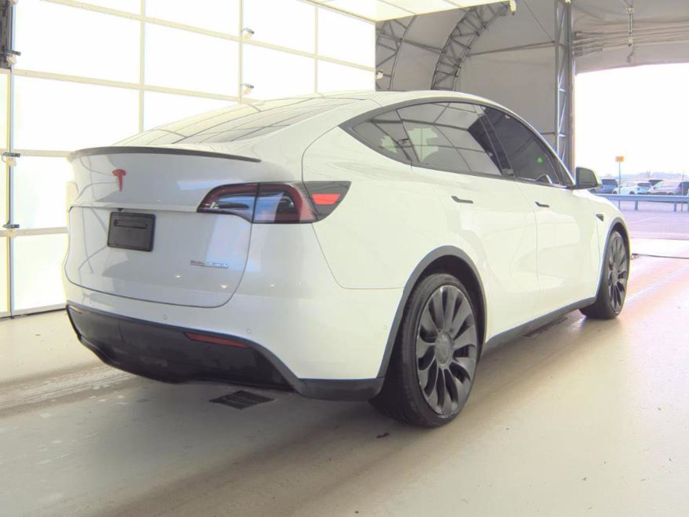 Used 2022 Tesla Model Y Performance AWD/4WD image 3