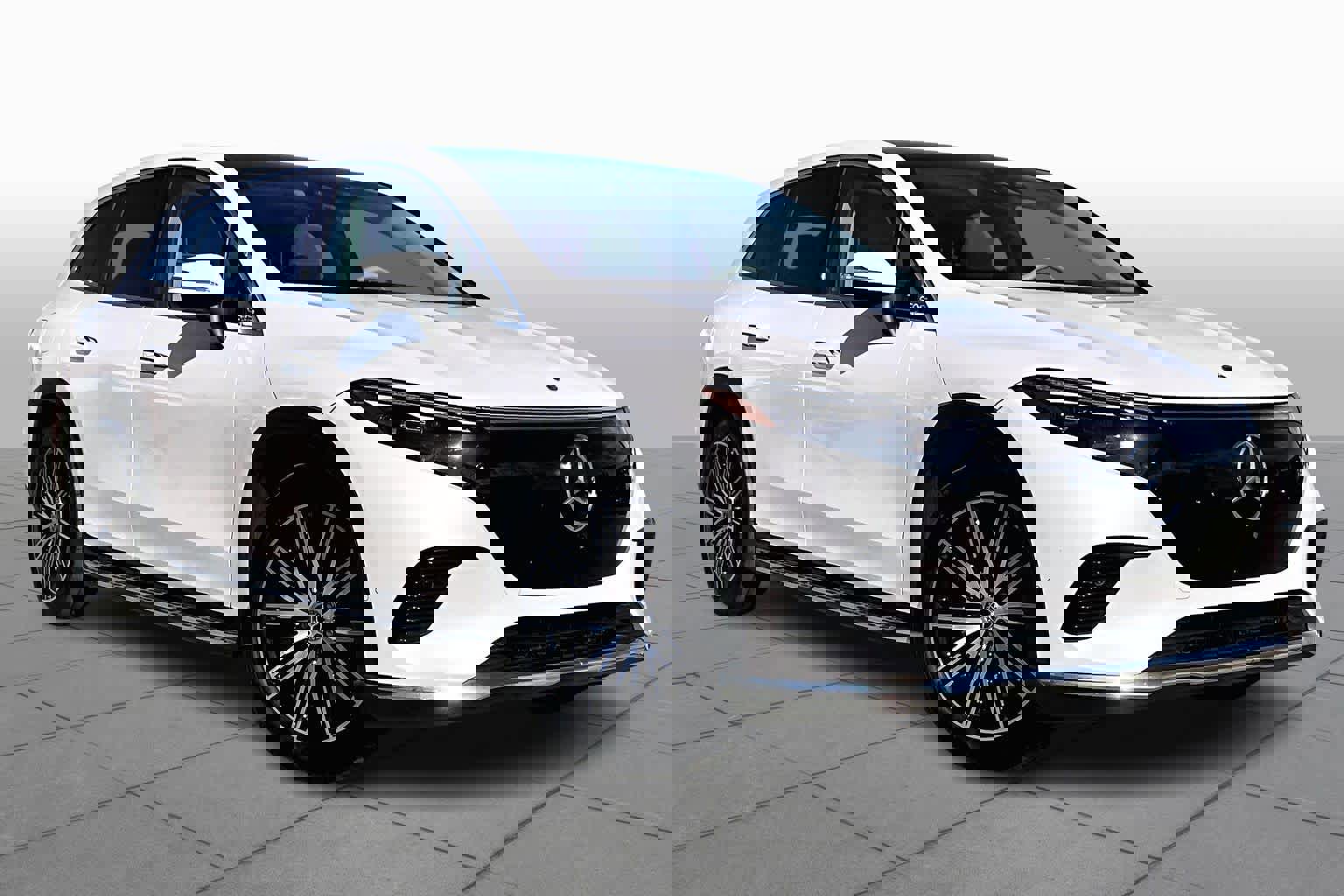 Used 2023 Mercedes-Benz EQS 450+ SUV image 3