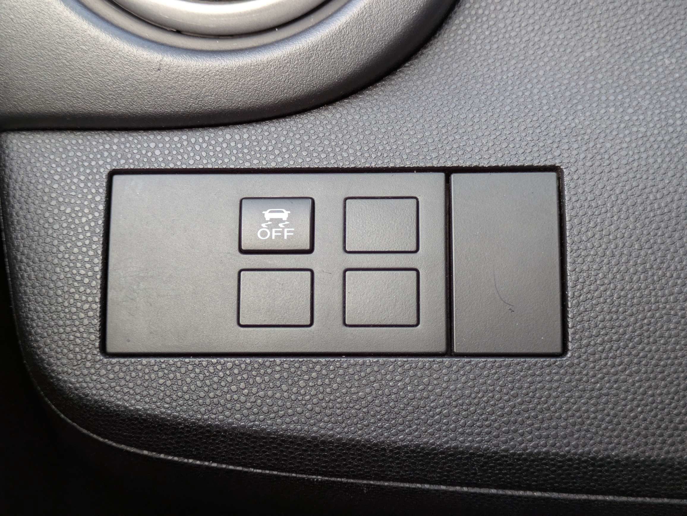 Used 2013 MAZDA MAZDA2 Sport FWD image 21