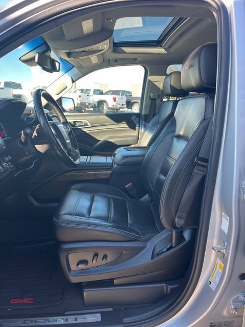 Used 2019 GMC Yukon XL Denali AWD/4WD image 28