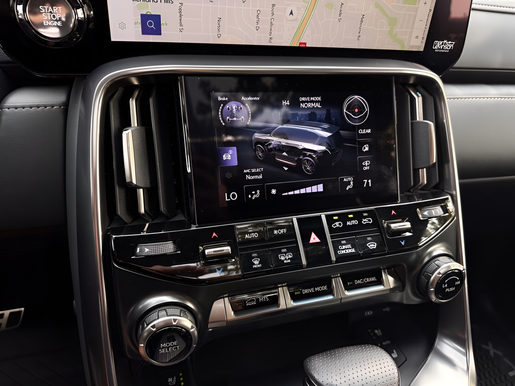 Used 2025 Lexus LX 600 F Sport w/ Accessory Package (2T) AWD/4WD image 8