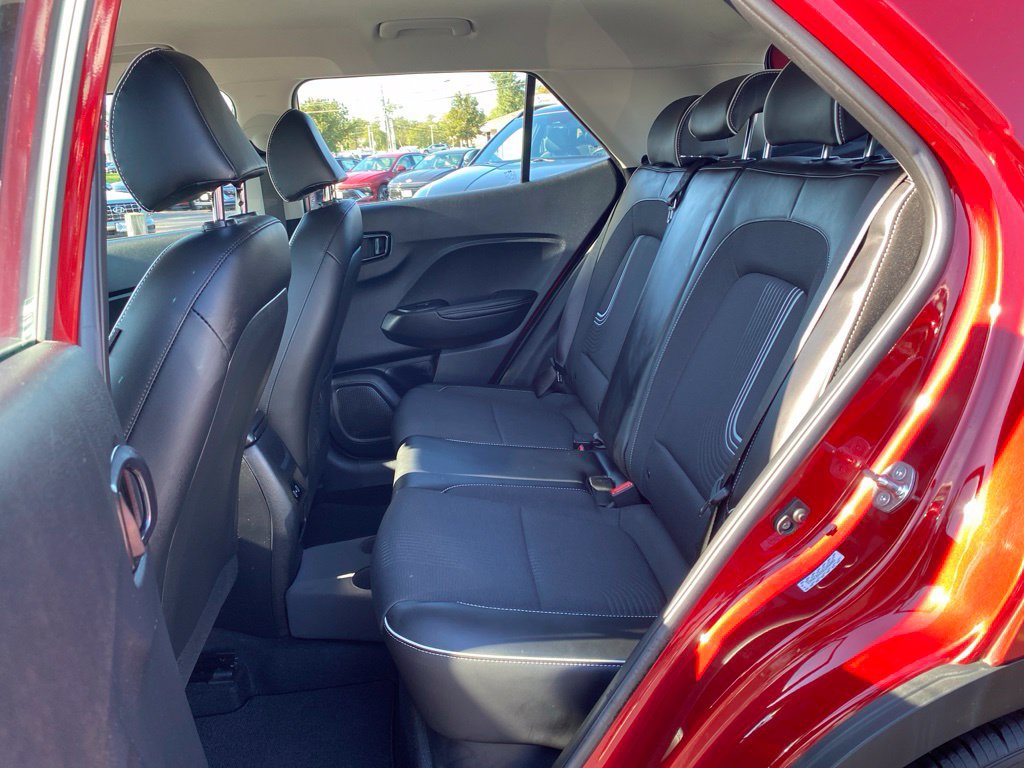 Certified 2024 Hyundai Venue Limited FWD image 14