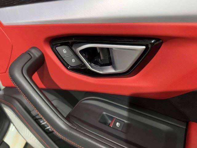 Used 2019 Lamborghini Urus AWD/4WD image 68