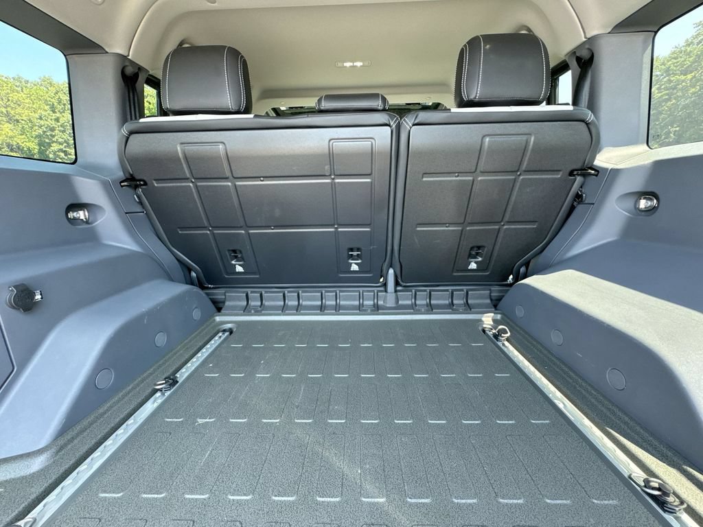 Used 2024 INEOS Grenadier Station Wagon AWD/4WD image 34