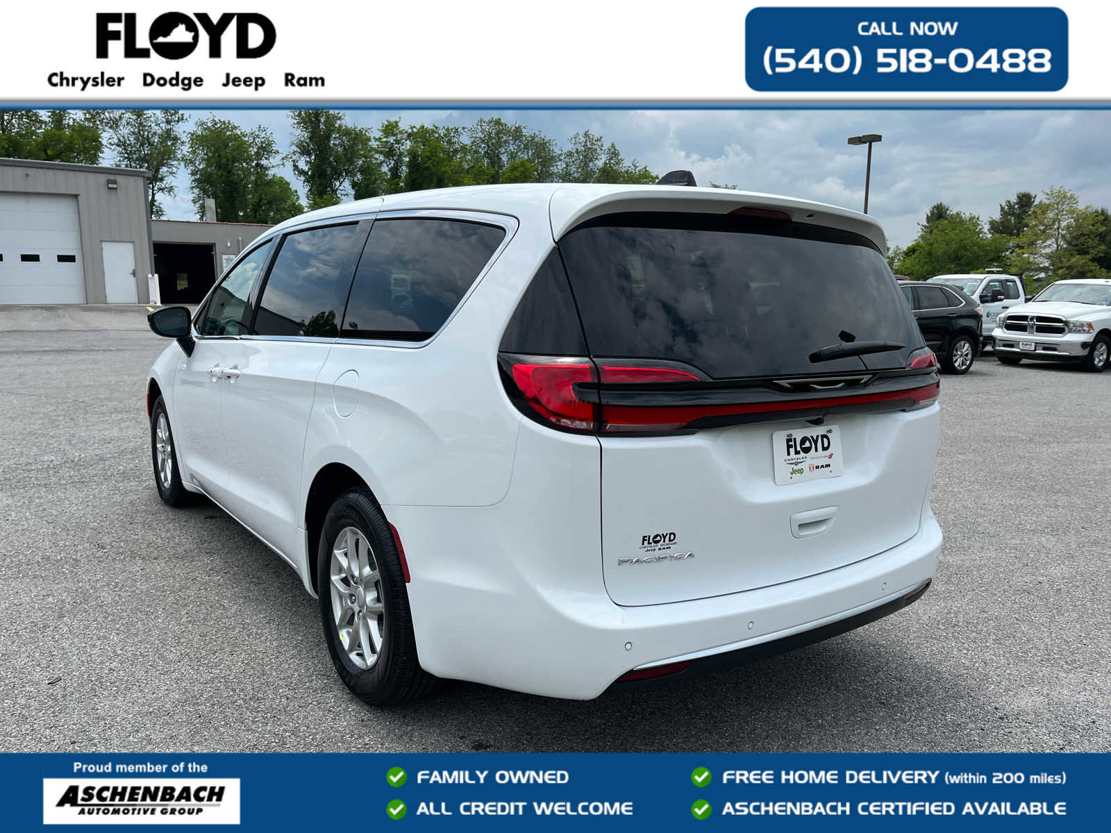 New 2027 Chrysler Pacifica Select FWD image 5