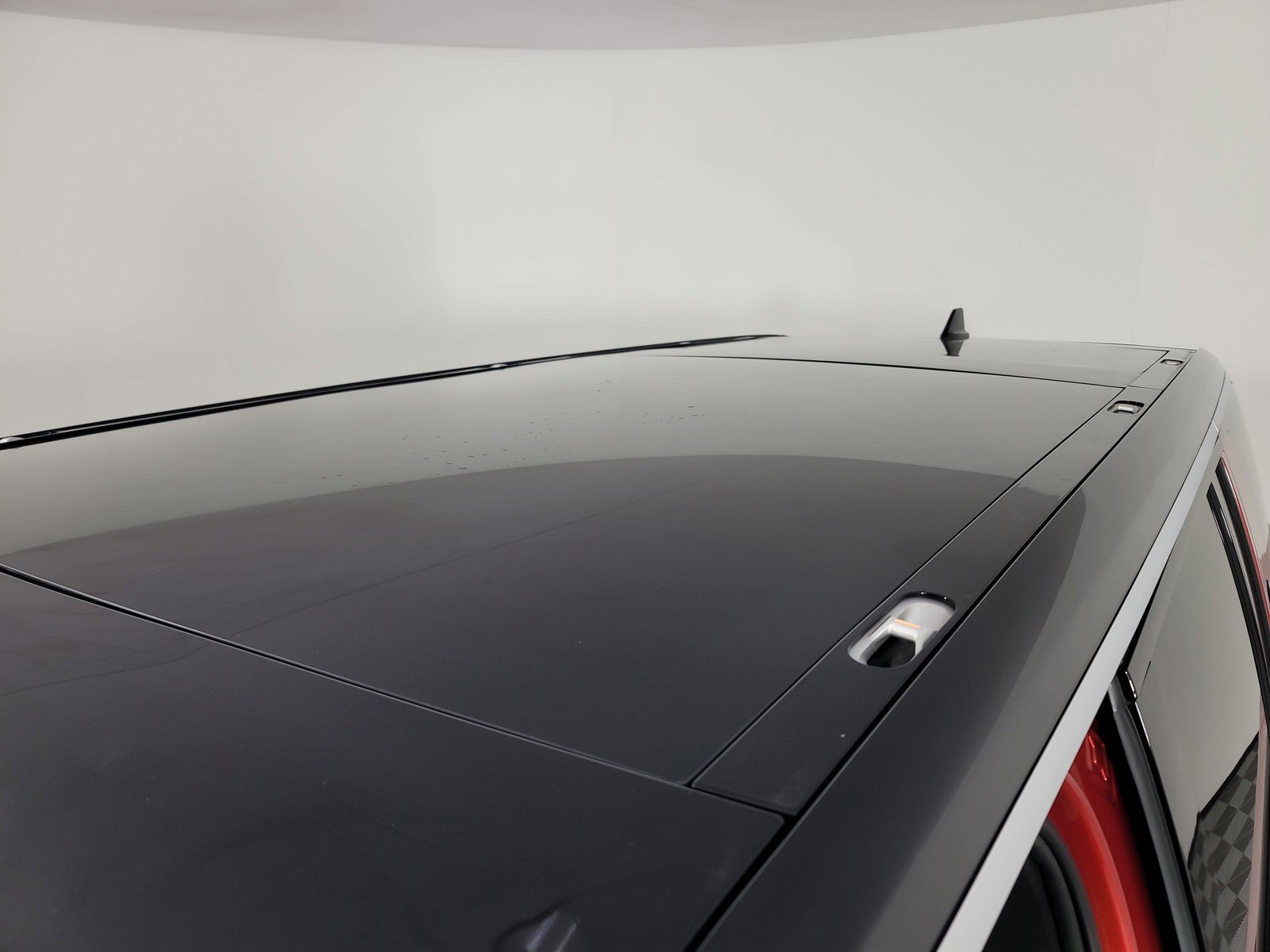 Used 2024 Rivian R1S Adventure image 13