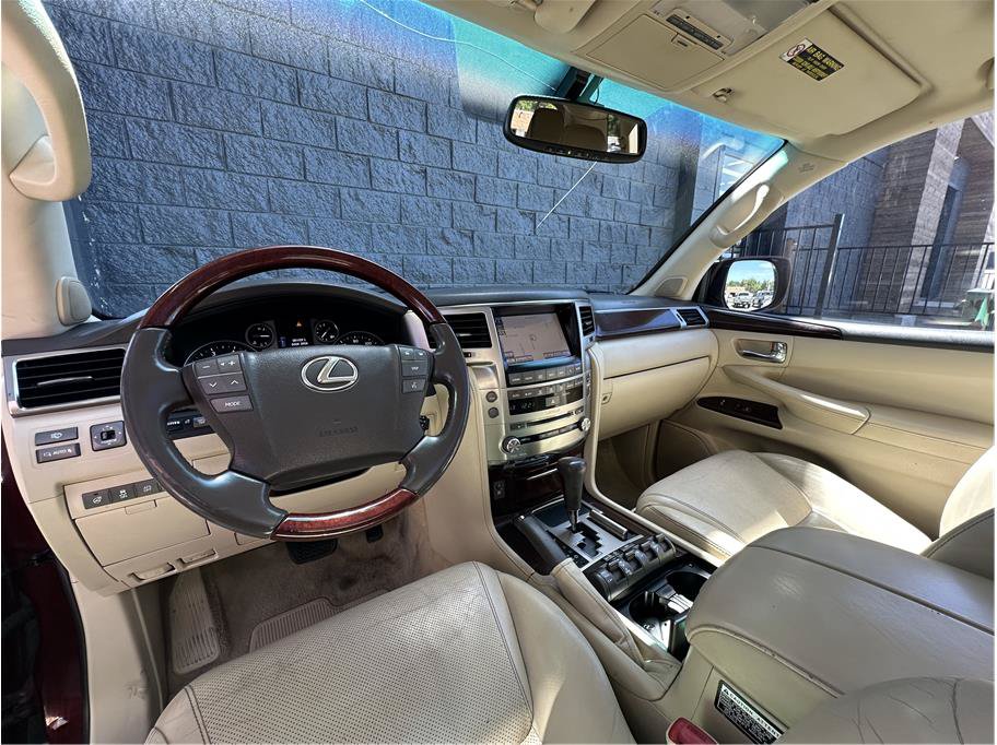 Used 2013 Lexus LX 570 4WD w/ Luxury Pkg image 2