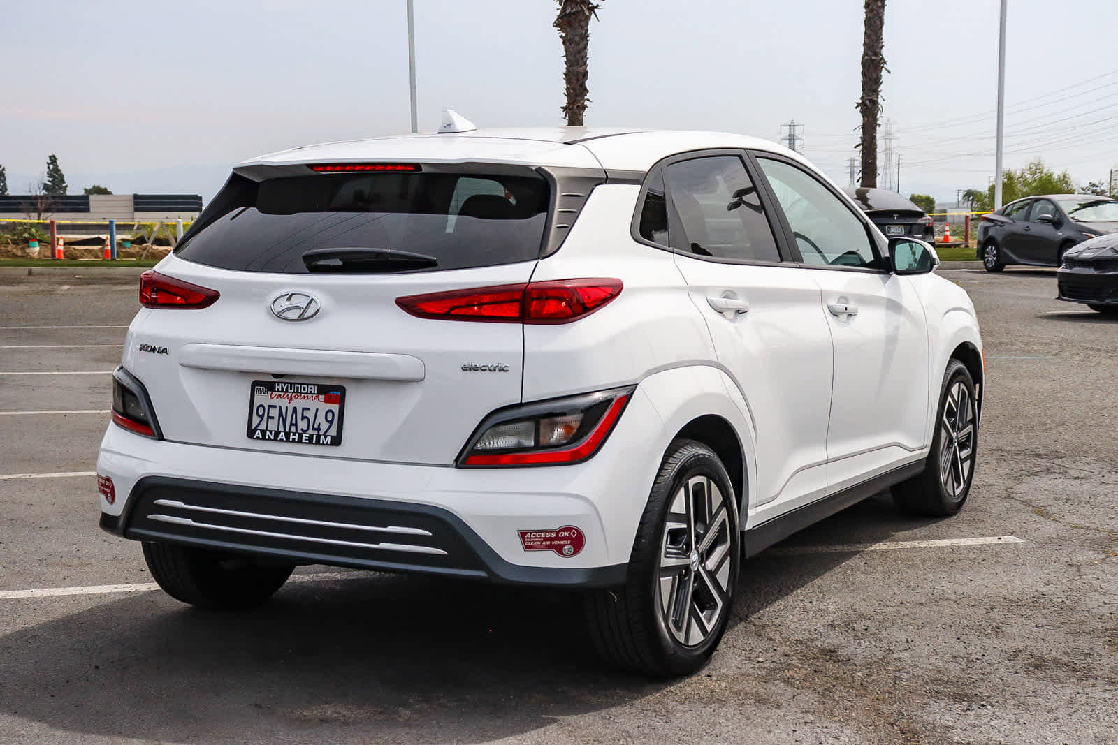 Used 2023 Hyundai Kona SE image 6
