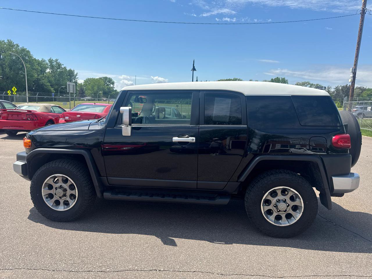 Used 2012 Toyota FJ Cruiser 4WD w/ Upgrade Pkg image 8
