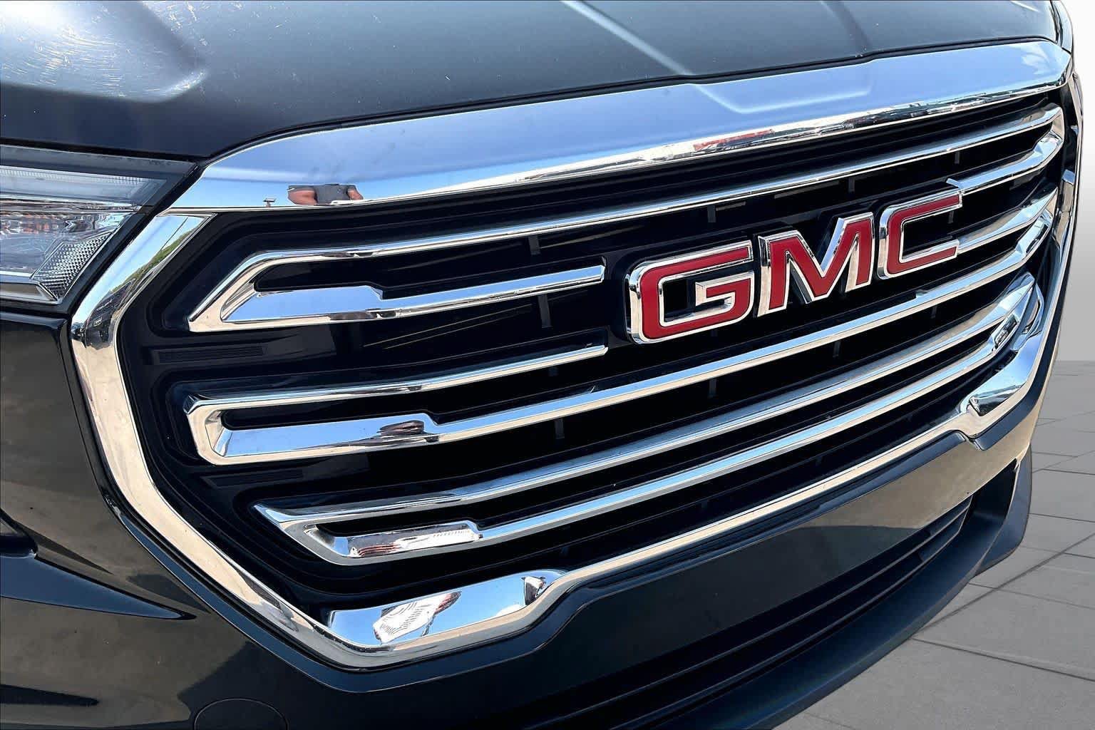 Used 2024 GMC Terrain SLT AWD/4WD image 30