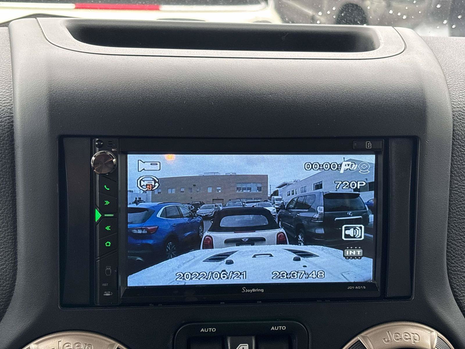 Used 2017 Jeep Wrangler Unlimited Sahara AWD/4WD image 16