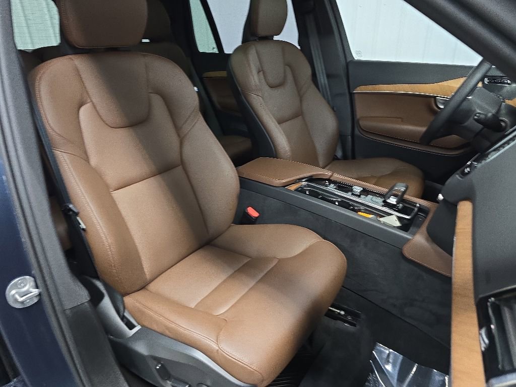 Used 2024 Volvo XC90 B6 Plus w/ Protection Package AWD/4WD image 15