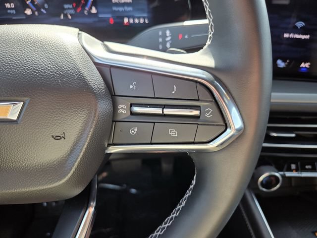 Used 2024 Chevrolet Traverse LT FWD image 32