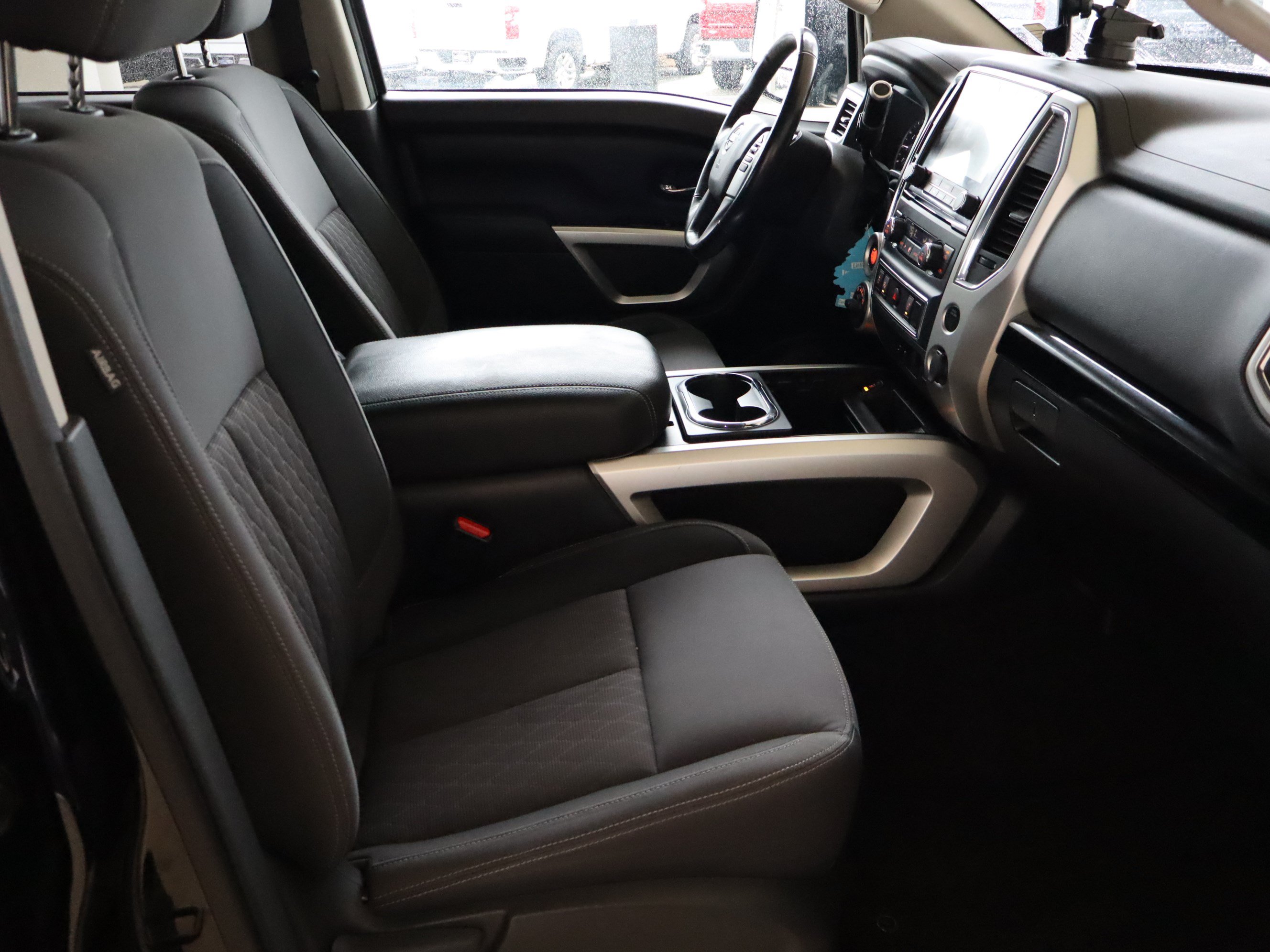 Used 2023 Nissan Titan SV w/ SV Convenience Package AWD/4WD image 36