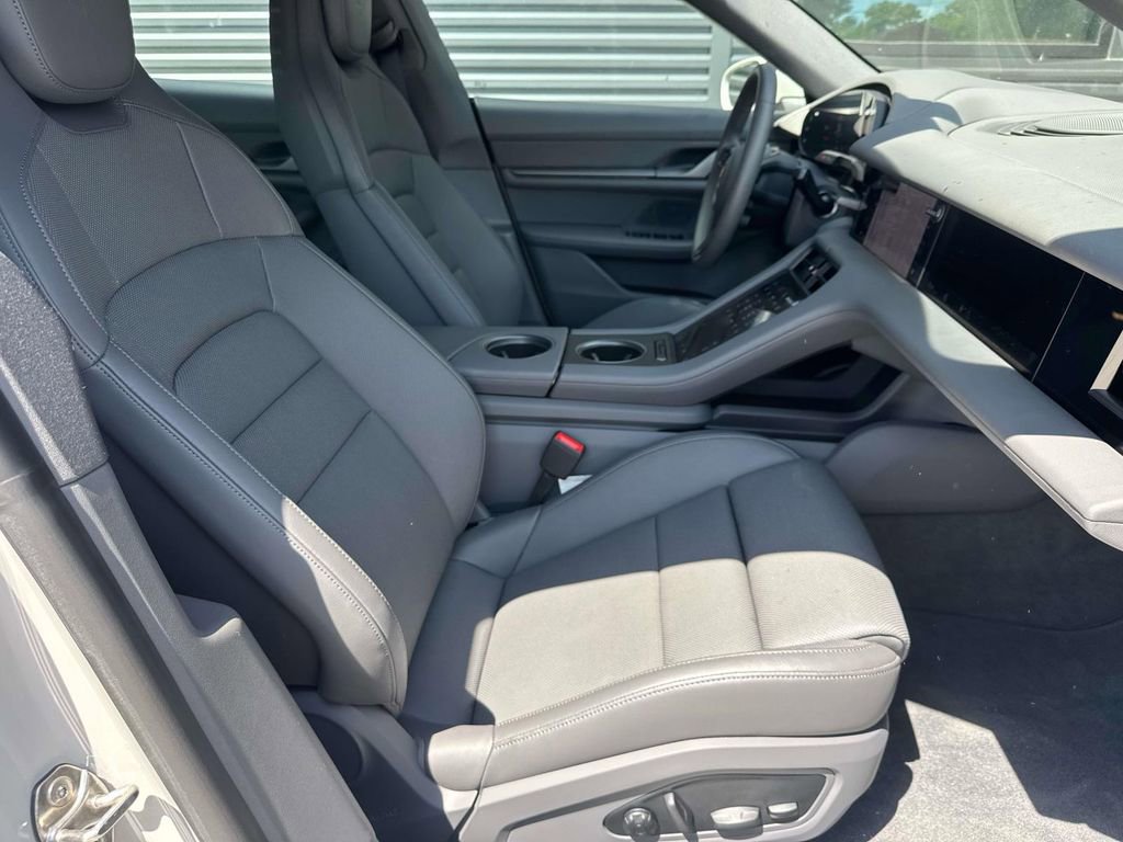 Used 2025 Porsche Taycan 4S image 15