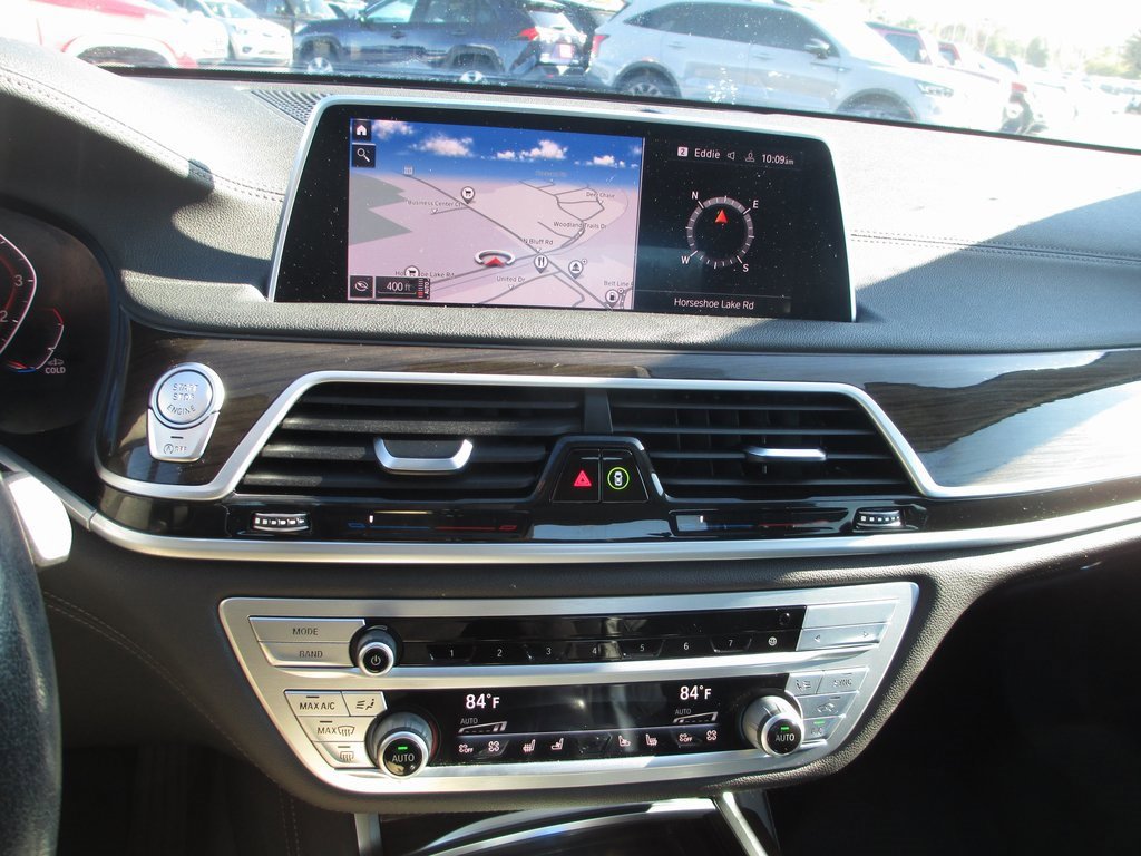 Used 2022 BMW 740i xDrive w/ Premium Package image 25