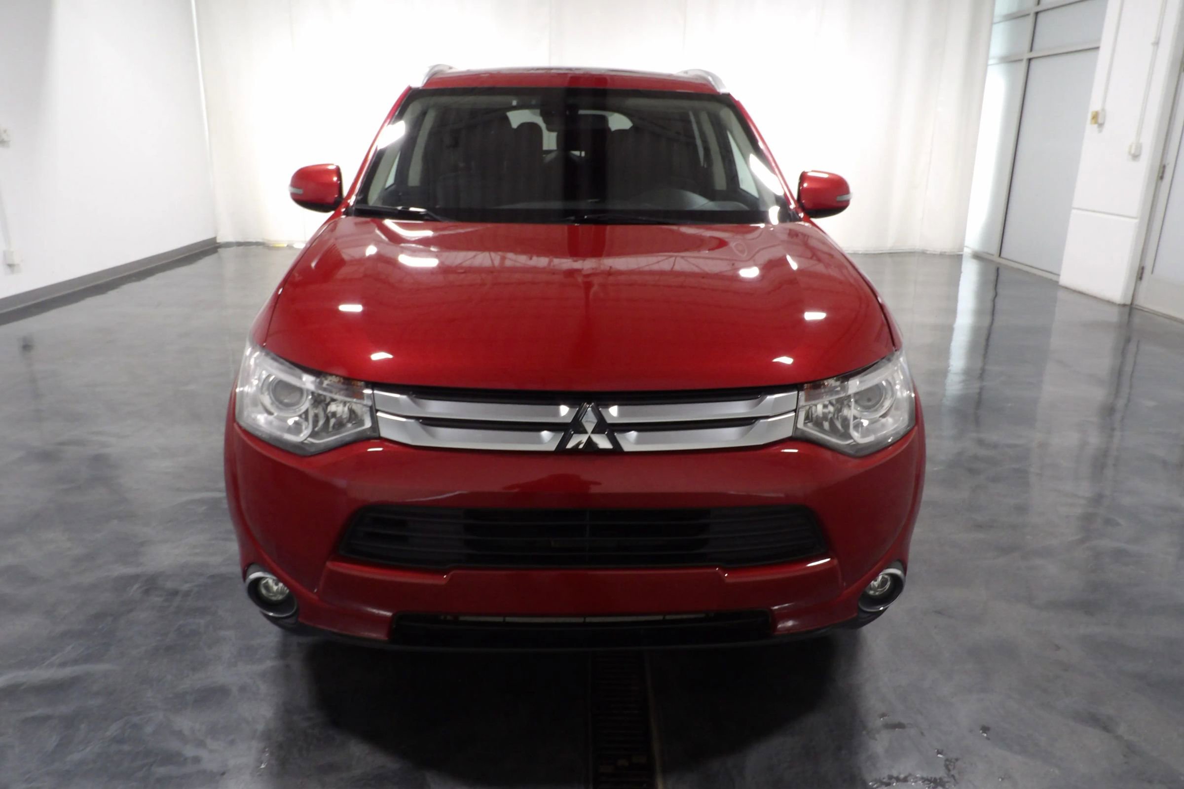 Used 2015 Mitsubishi Outlander GT AWD/4WD image 2