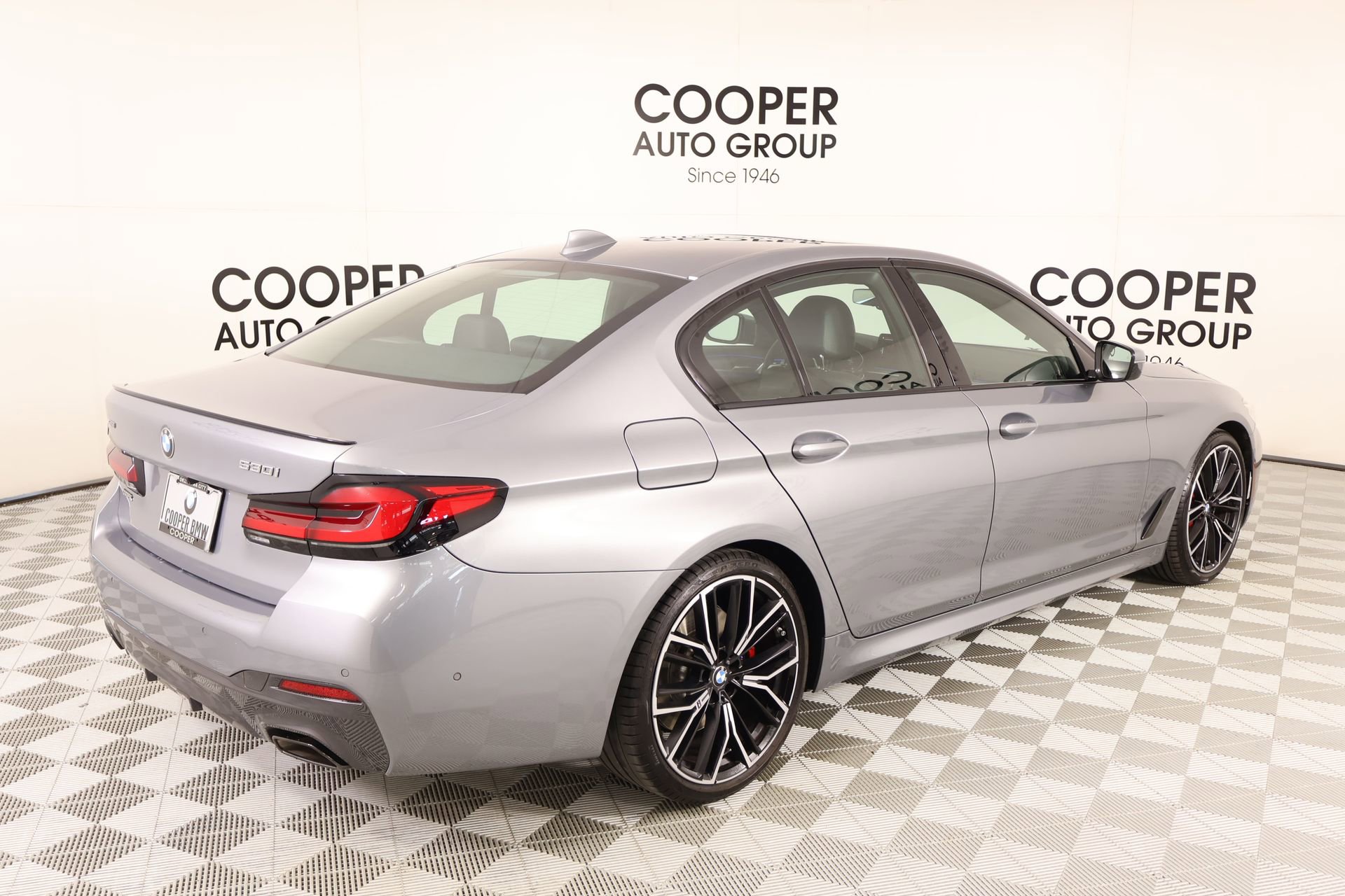 Certified 2023 BMW 530i xDrive w/ M Sport Package AWD/4WD image 22