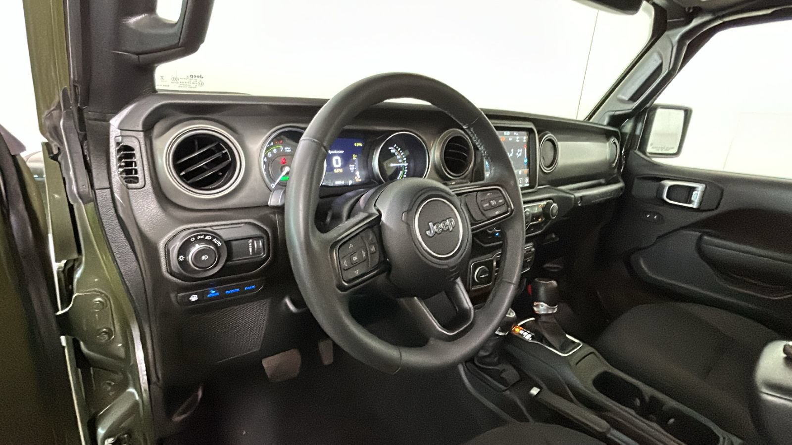 Used 2023 Jeep Wrangler Unlimited w/ Cold Weather Group AWD/4WD image 16