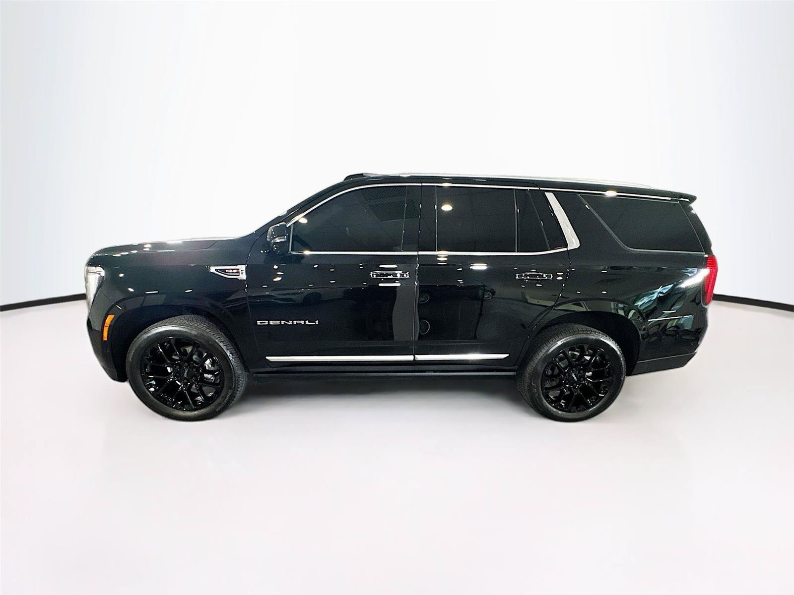 Used 2026 GMC Yukon Denali w/ Sun & Power Step Package AWD/4WD image 30