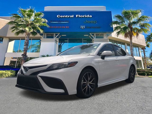 Used 2024 Toyota Camry SE w/ Convenience Package FWD image 9