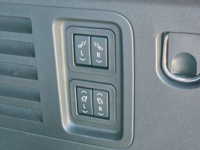 Used 2026 Chevrolet Traverse RS w/ LPO, Floor Liner Package FWD image 19