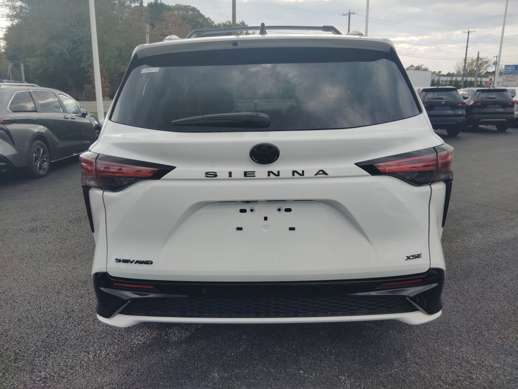 New 2026 Toyota Sienna XSE AWD/4WD image 17