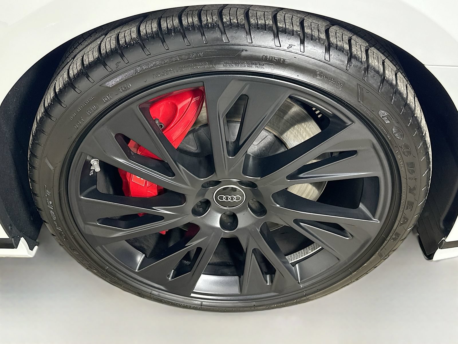 Used 2025 Audi S8 AWD/4WD image 10