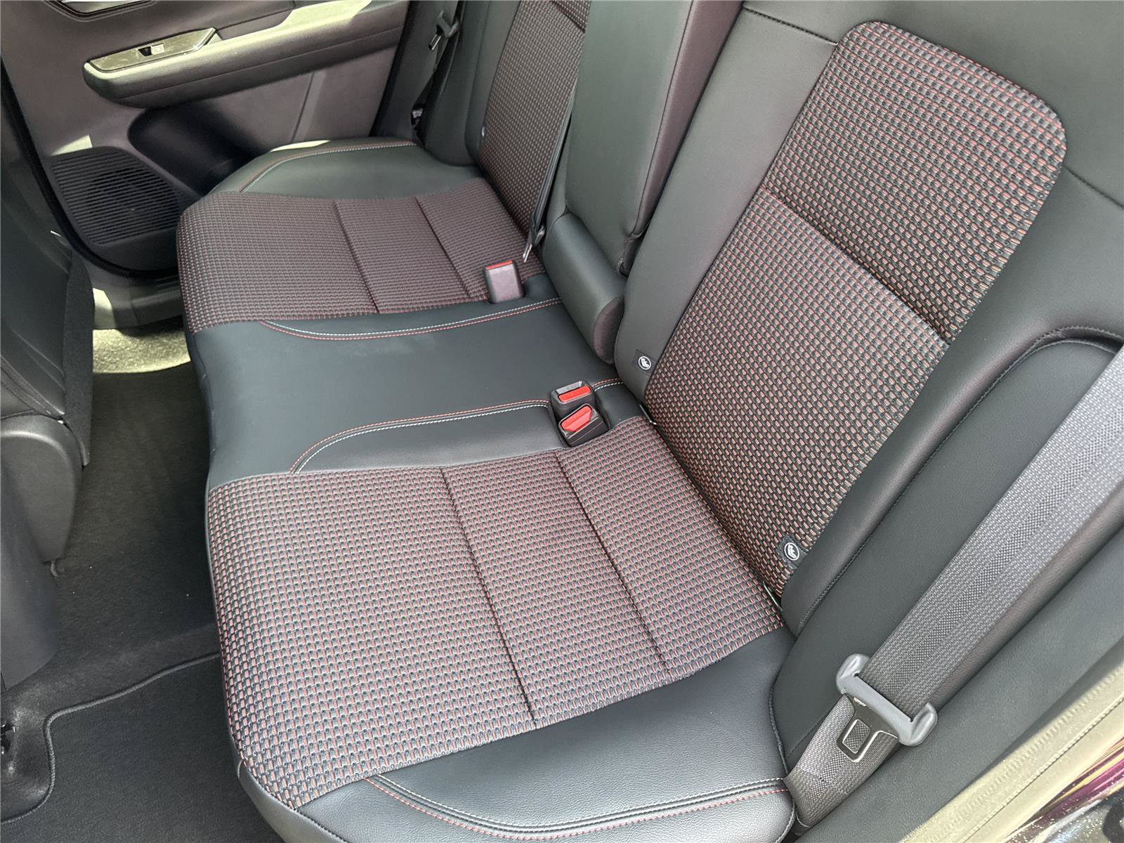 New 2026 Nissan Kicks SR FWD image 30