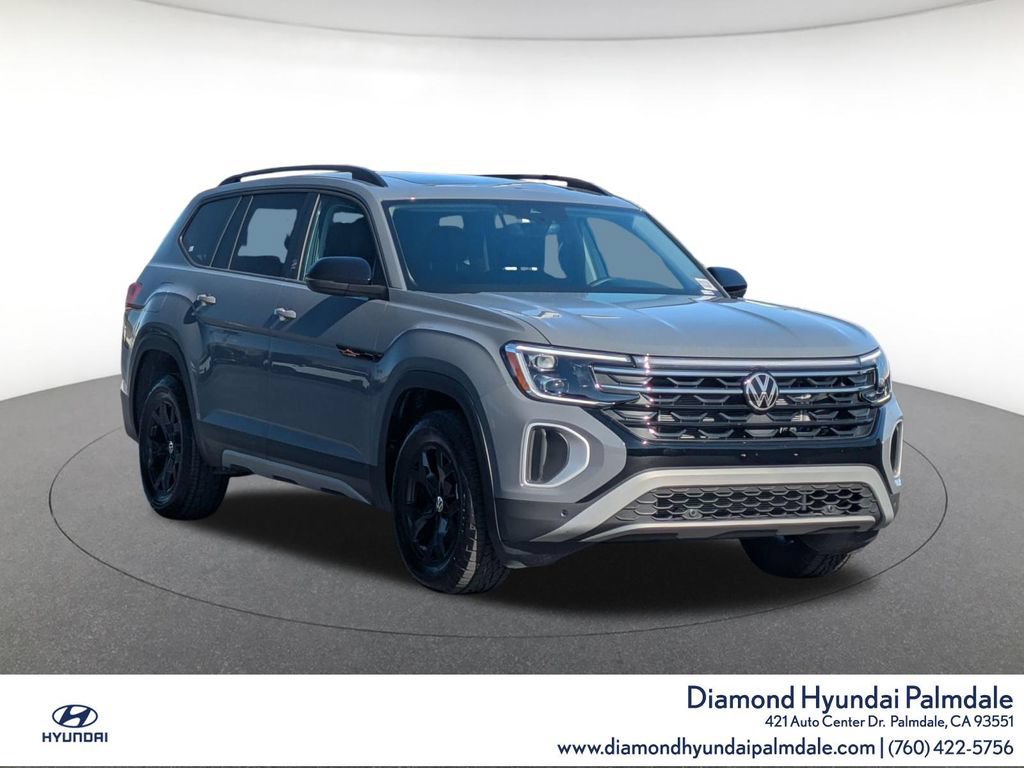 Used 2025 Volkswagen Atlas Peak Edition SE AWD/4WD image 1