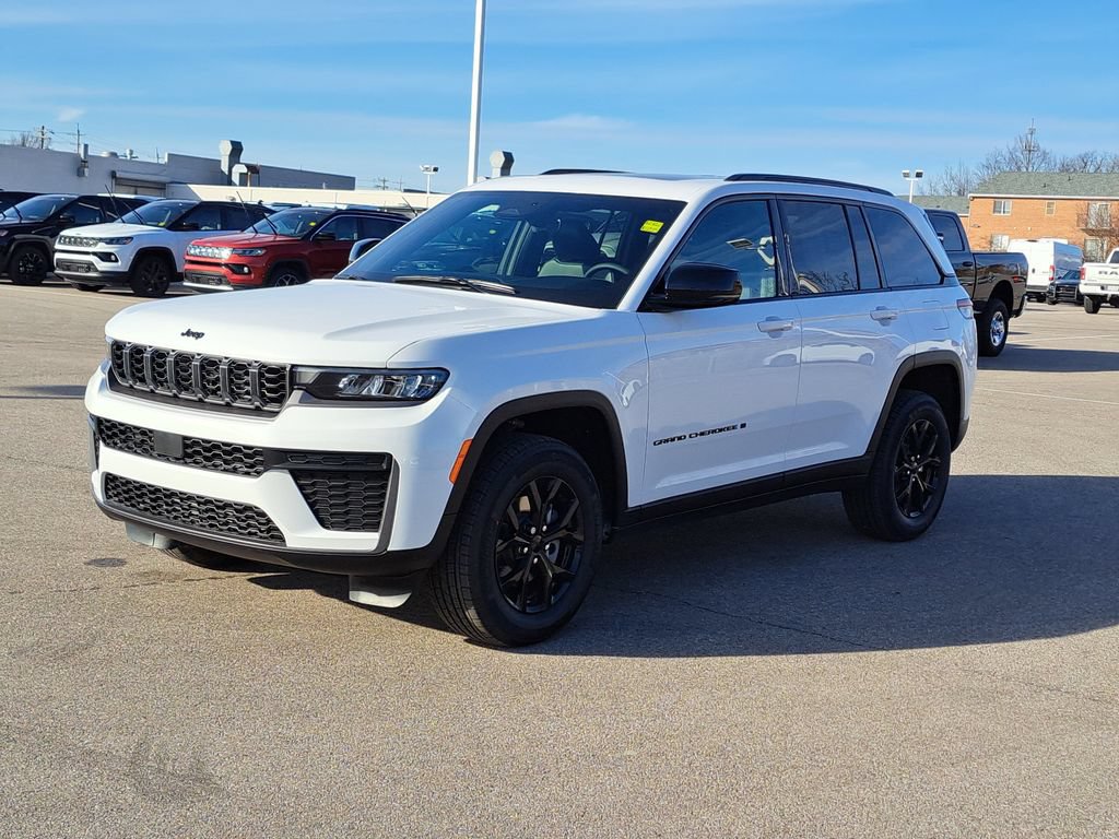 New 2026 Jeep Grand Cherokee Altitude AWD/4WD image 2