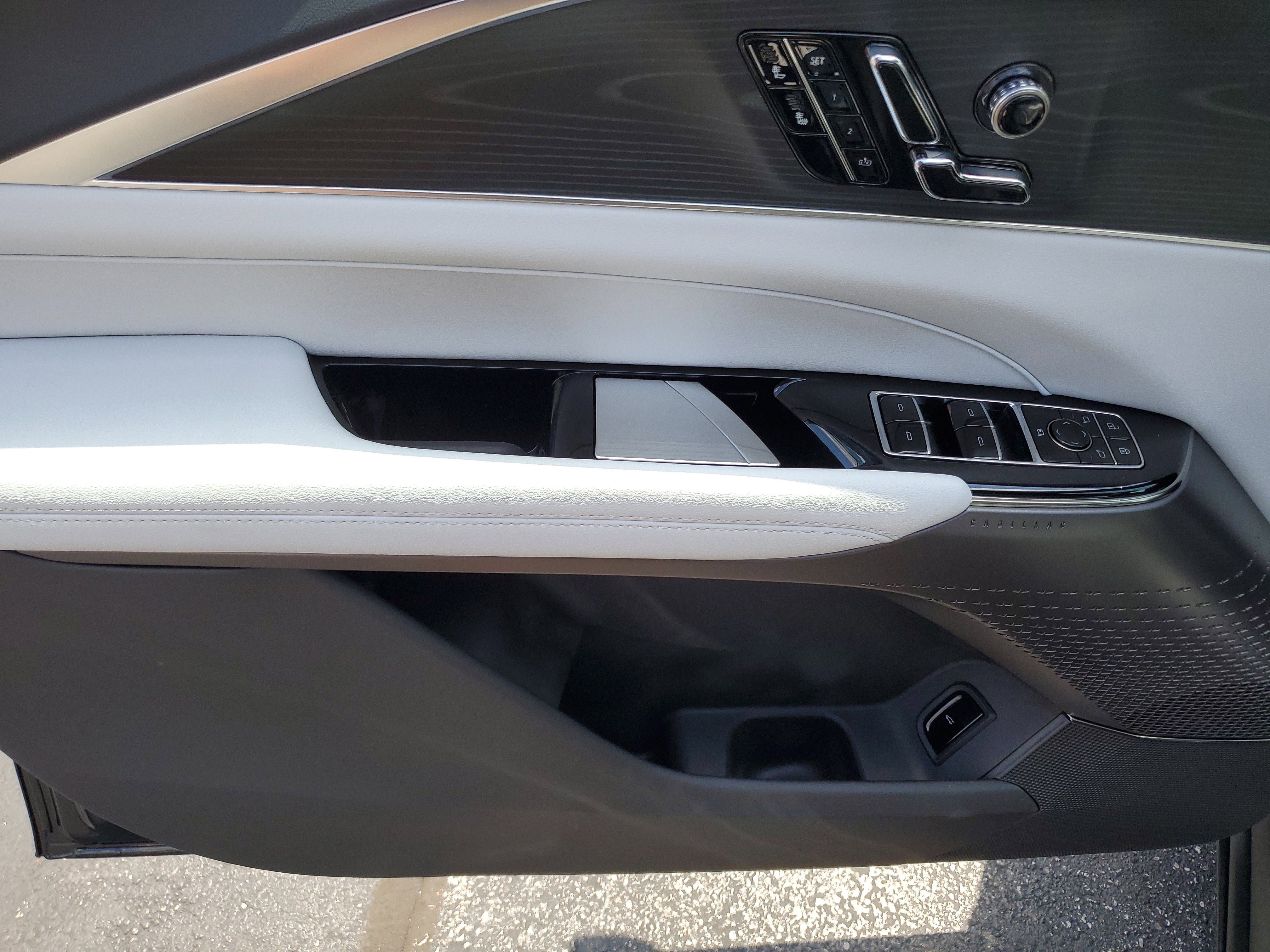 New 2025 Cadillac Lyriq Luxury image 15