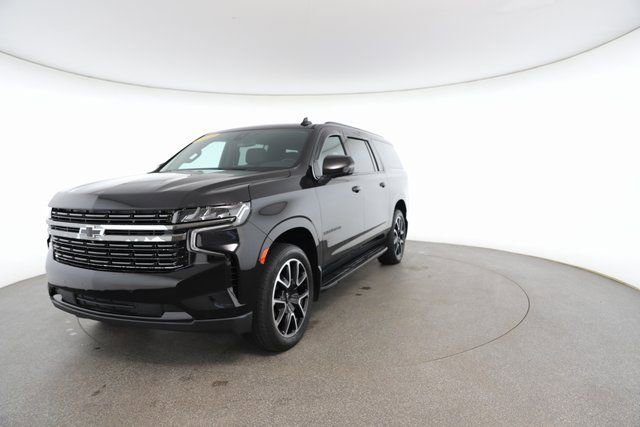 Used 2022 Chevrolet Suburban RST w/ Luxury Package image 32