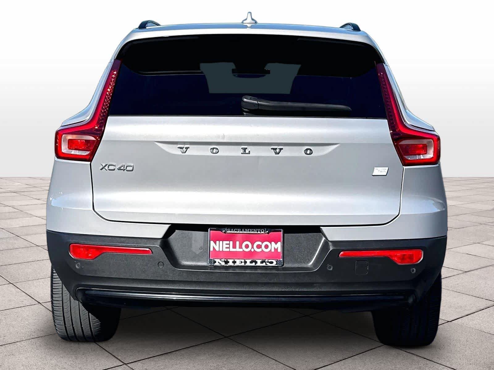 Used 2023 Volvo XC40 Recharge Ultimate AWD/4WD image 7