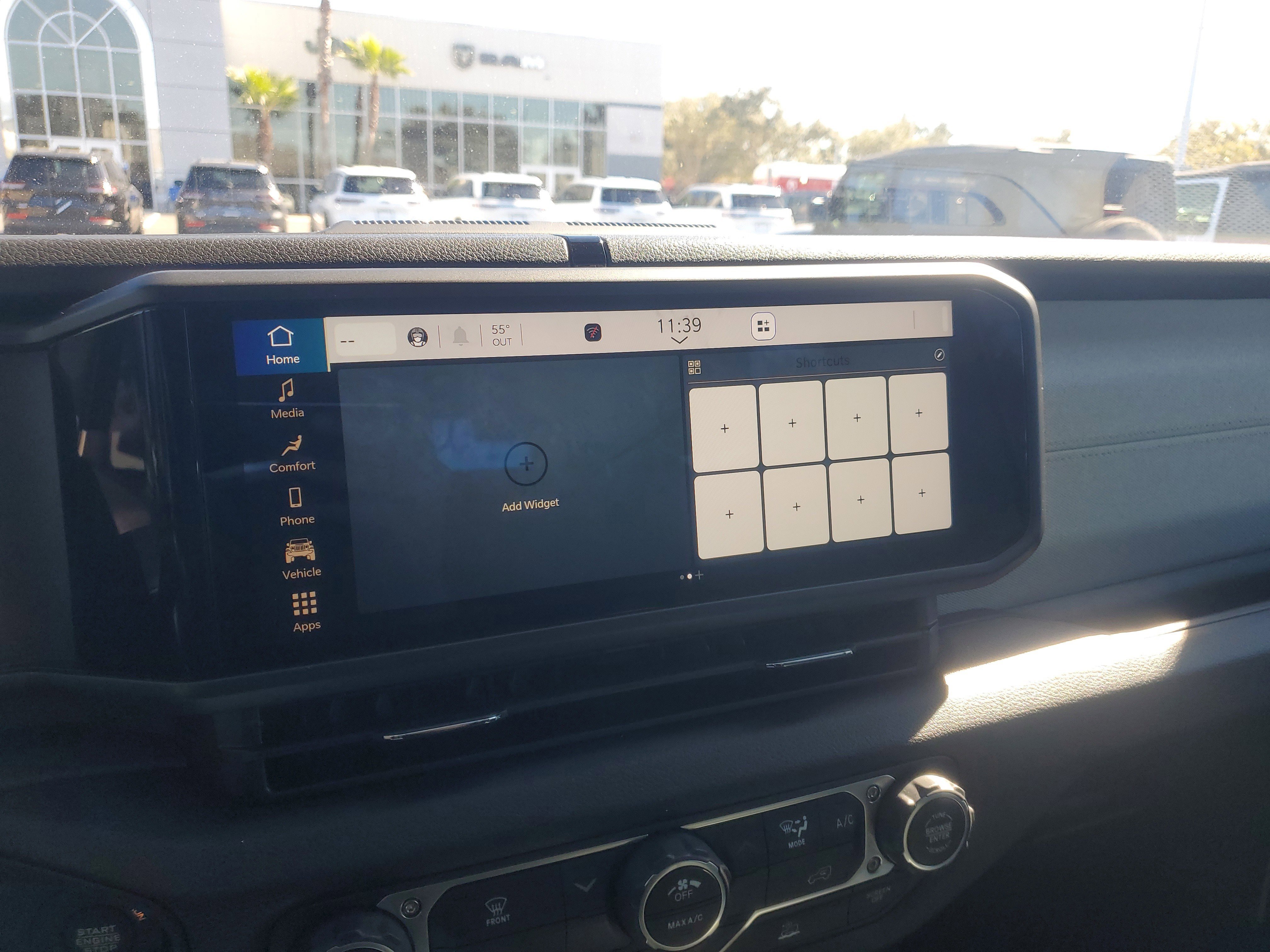 Used 2025 Jeep Wrangler Sport image 16