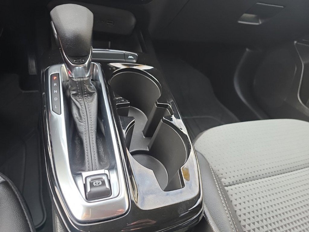 Used 2024 Chevrolet Trax LT FWD image 16