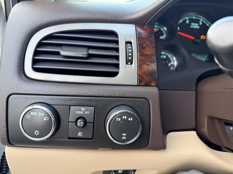 Used 2013 GMC Sierra 3500 Denali AWD/4WD image 27
