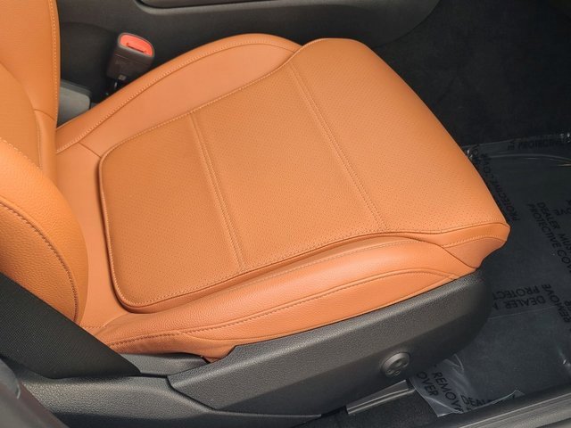 Used 2023 Mercedes-Benz C 300 4MATIC Sedan image 10