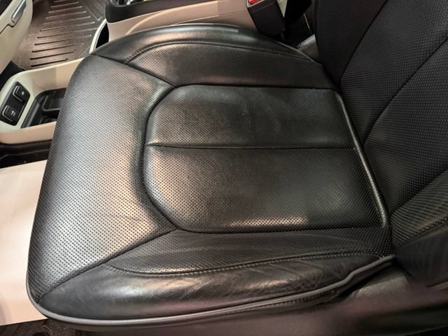 Used 2017 Chrysler Pacifica Limited FWD image 15