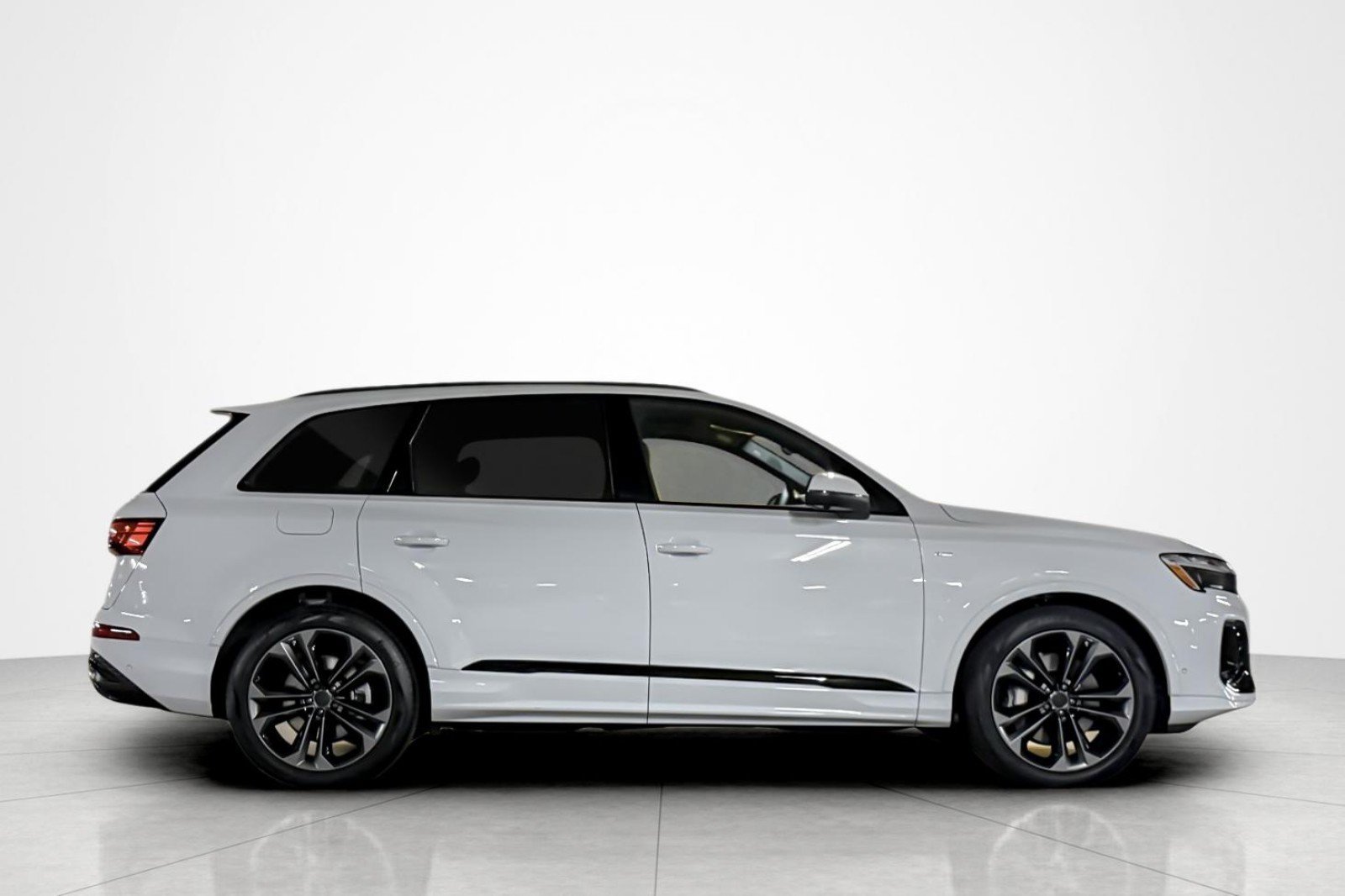 New 2026 Audi Q7 Premium Plus AWD/4WD image 7