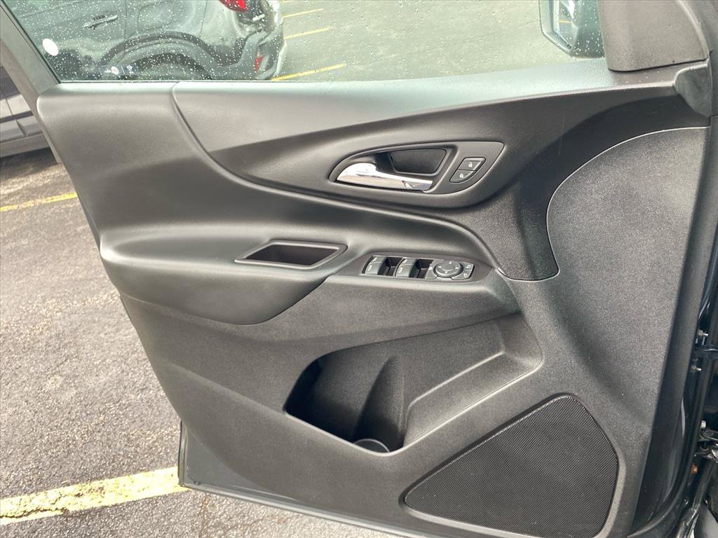 Used 2018 Chevrolet Equinox LT FWD image 19